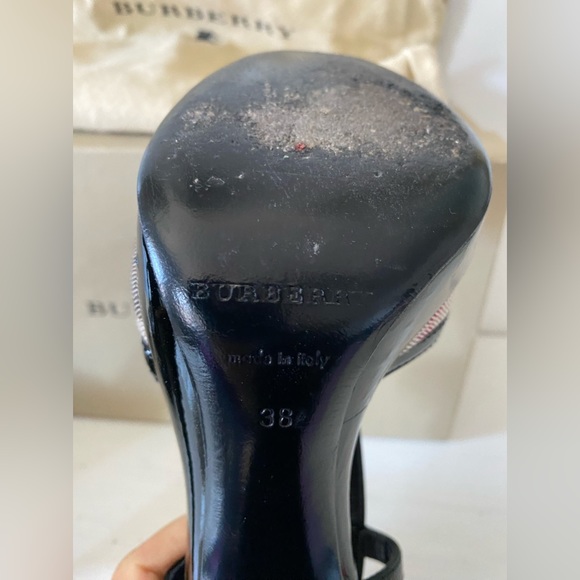 Burberry signature platforms. - Picture 9 of 12